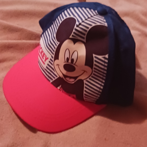 Disney hat Other - Micky Mouse Hat Disney  Youth Boys Or Girls